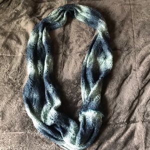 Infinity scarf